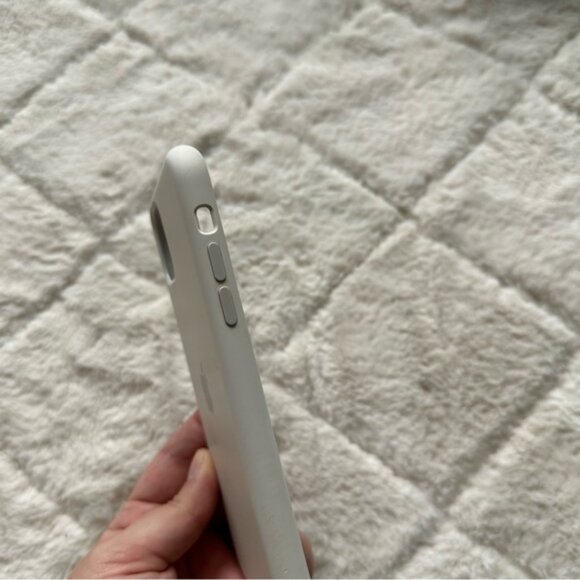 Apple | White Iphone 11 Pro Max Phone Case - Picture 9 of 12